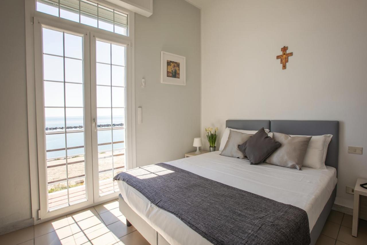 Casa F.A.C.I Hotel Marina di Massa Ngoại thất bức ảnh