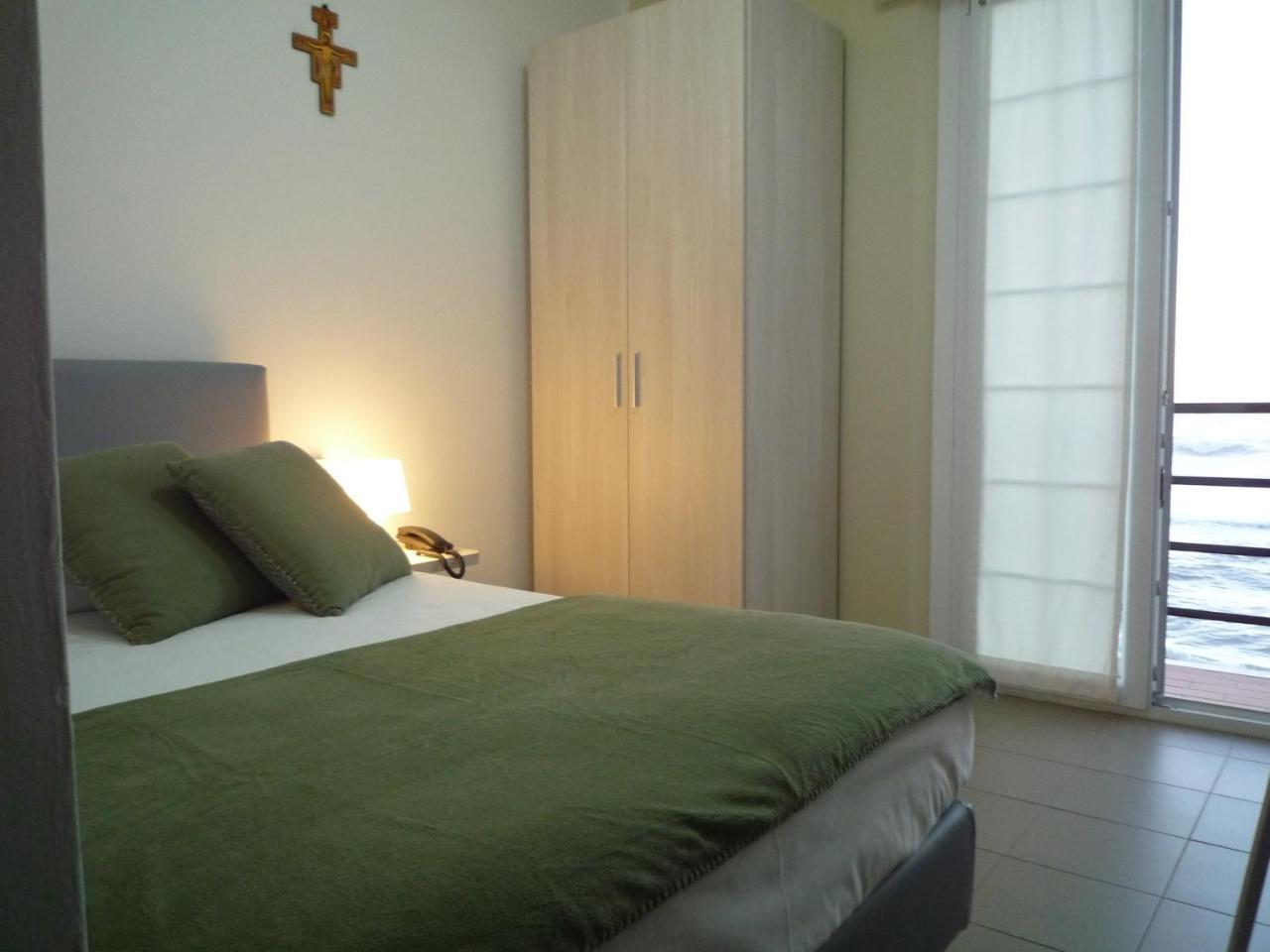 Casa F.A.C.I Hotel Marina di Massa Ngoại thất bức ảnh
